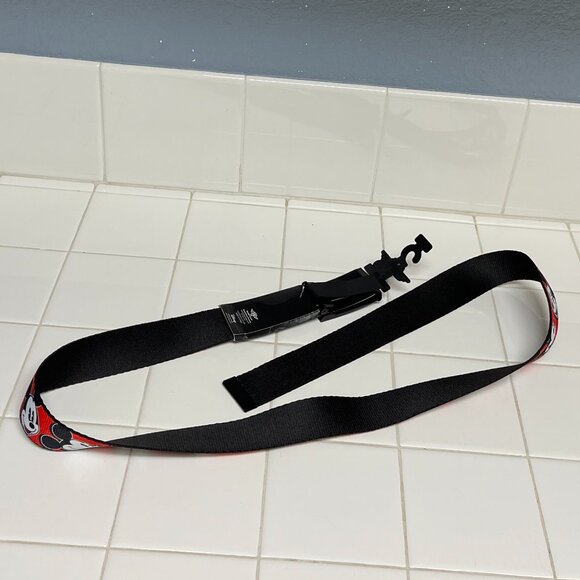 Disney Mickey Mouse reversible wed belt - Picture 4 of 8